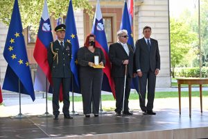 Podelitev odlikovanja Zlati red za zasluge pri predsedniku Pahorju