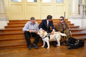Predsednik Pahor, Sebastjan, Irena in njuna psa vodiča