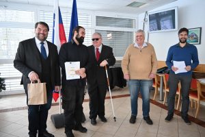 Podelitev priznanja trenerju kegljačev Sašu Kajtni