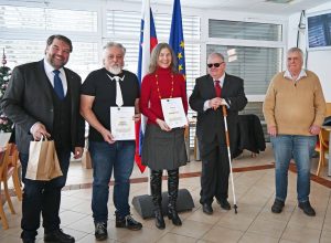 Podelitev zahvale Jurčku Nowakku in Marjeti Čič iz PZS