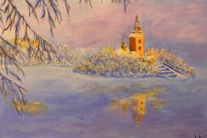 Na fotografiji je slika, ki prikazuje otok sredi jezera