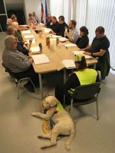 Fotografija vseh udeležencev predstavitve in usposabljanja